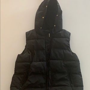 Gap True Black Puffer Vest size Large